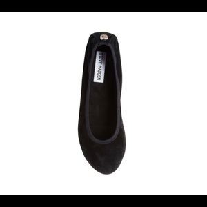 Steve Madden Black Flats